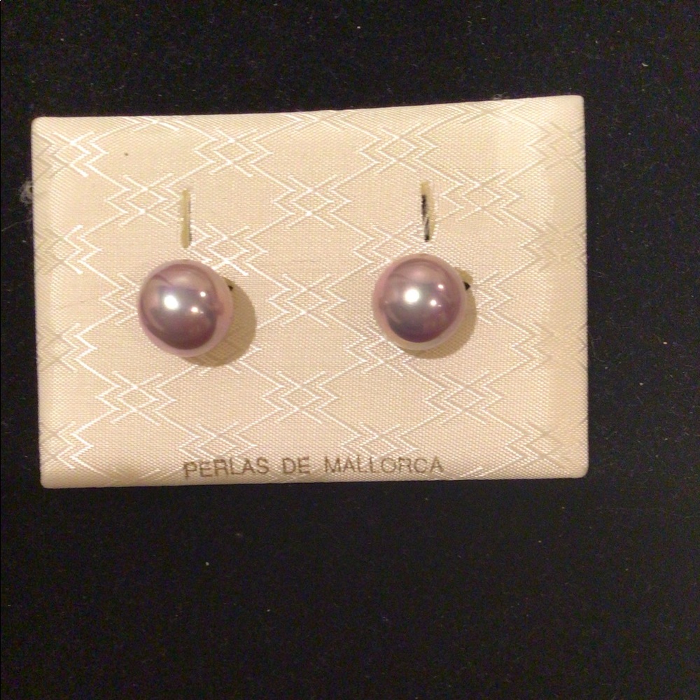 💕💕Host Pick💕💕NWT Authentic Mallorca pearl stud earrings